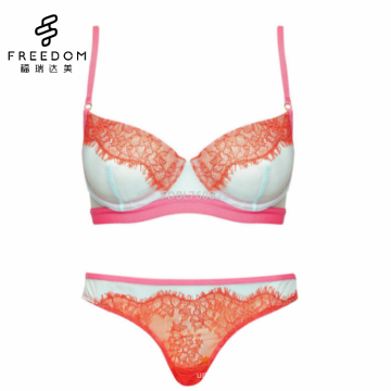 Photos sexy et douces de la nouvelle conception de la dentelle pure décorée underwire légèrement doublée 3/4 tasse push up soutien-gorge et Panti ensemble